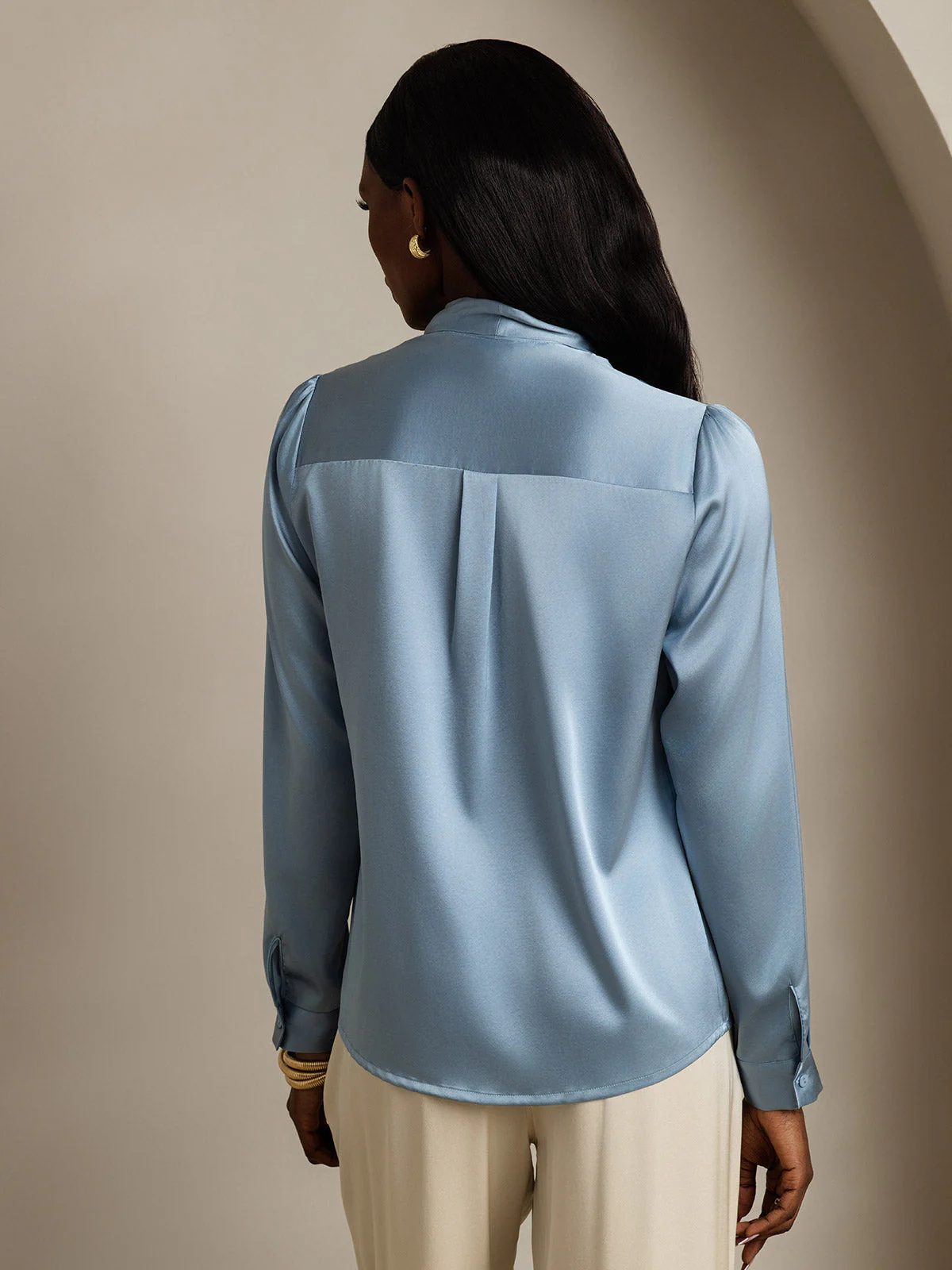 Femme 19 Momme Chemise Élégante en Soie avec Col à Nouer à Manches Longues