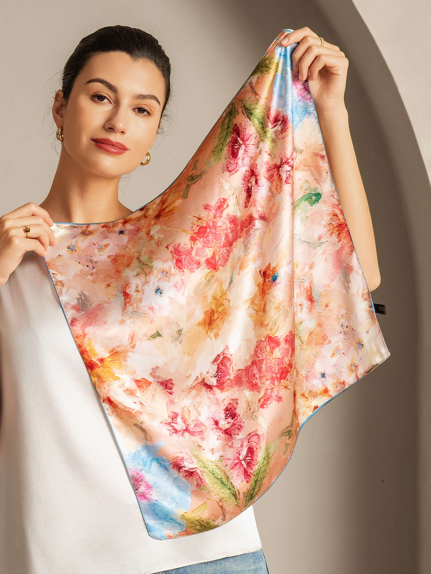 Pure Silk Floral Bliss Square Scarf - Taille 53x53cm – Image 5
