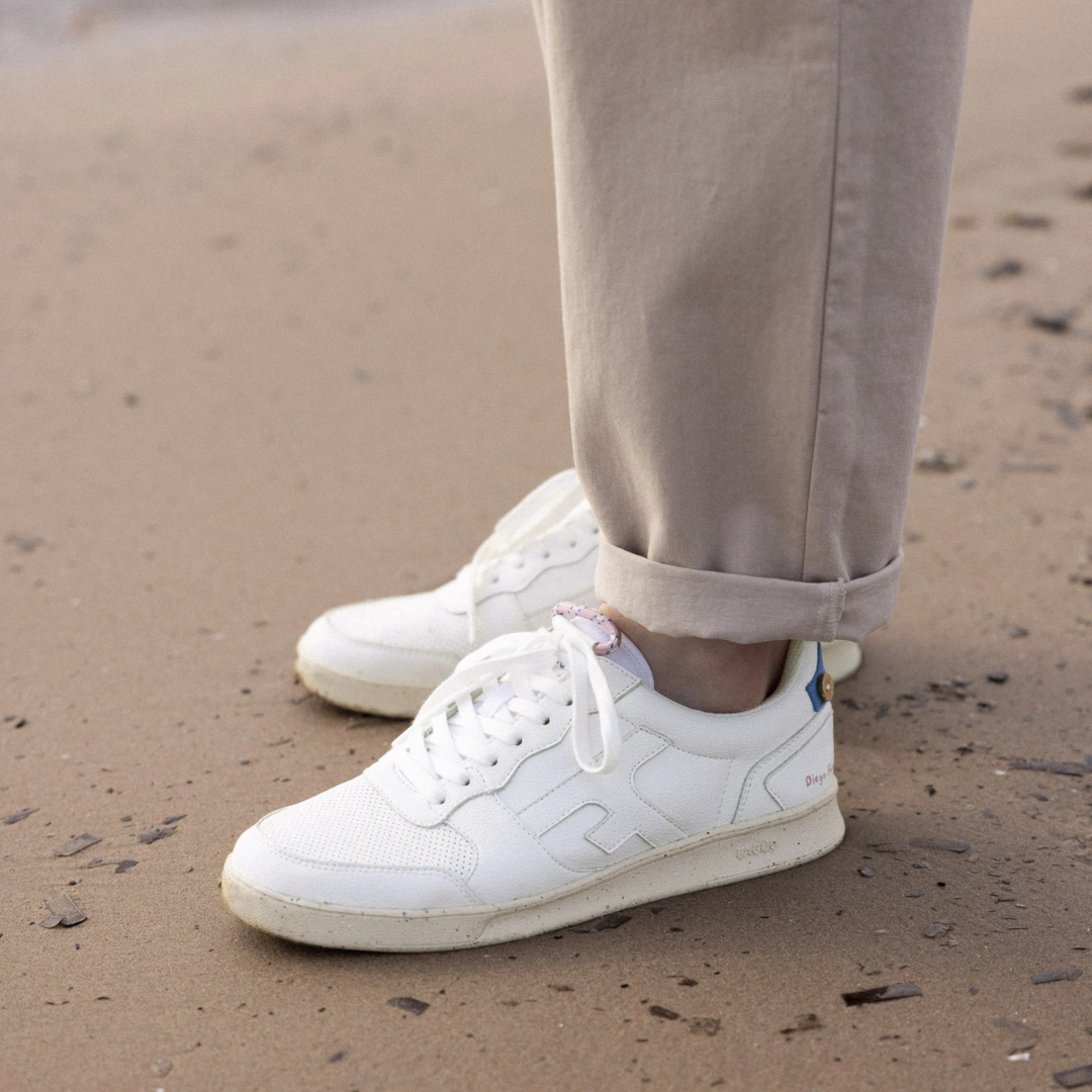 FAGUO – Baskets Hazel Blanches & Bleu – Diego Faivre