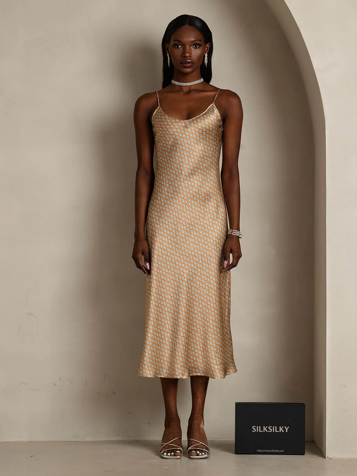 Robe Midi En Soie Pure Imprimé Géométrique À Bretelles Spaghetti Col V