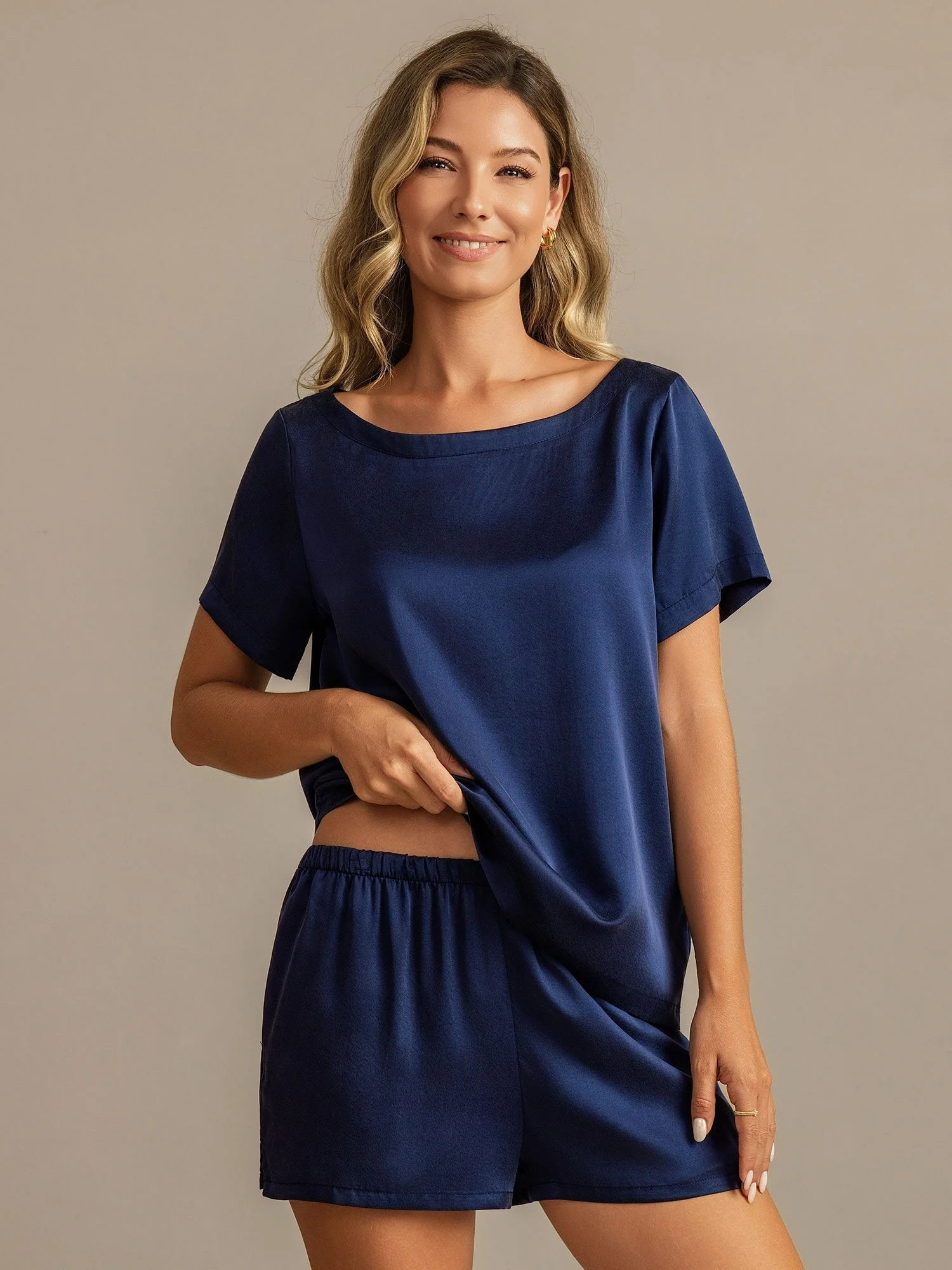 Ensemble de Pyjama Femme en Soie 19Momme à Manches Courtes Col Rond avec Design de Poche Latérale – Image 5