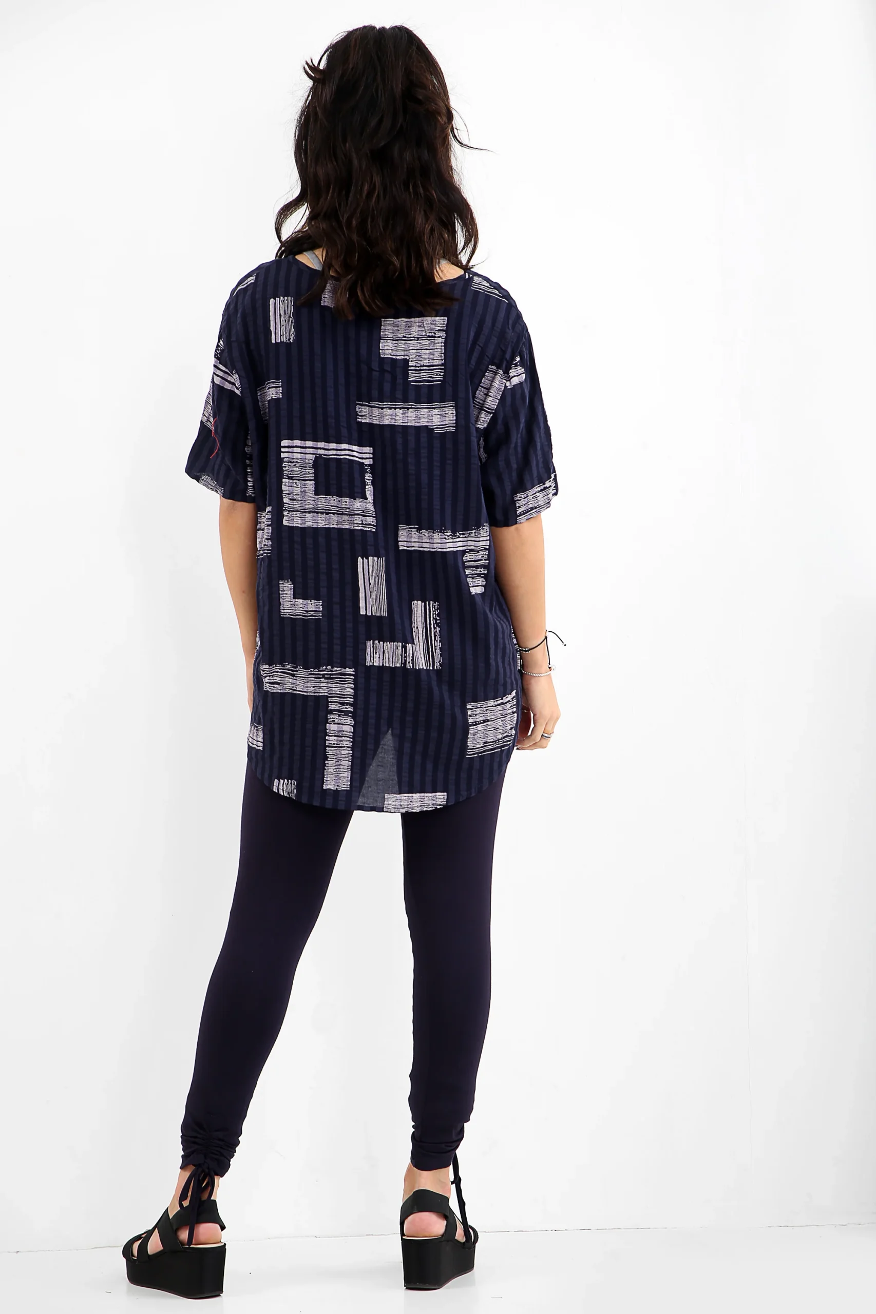 Blouse aux formes rectilignes – Image 6