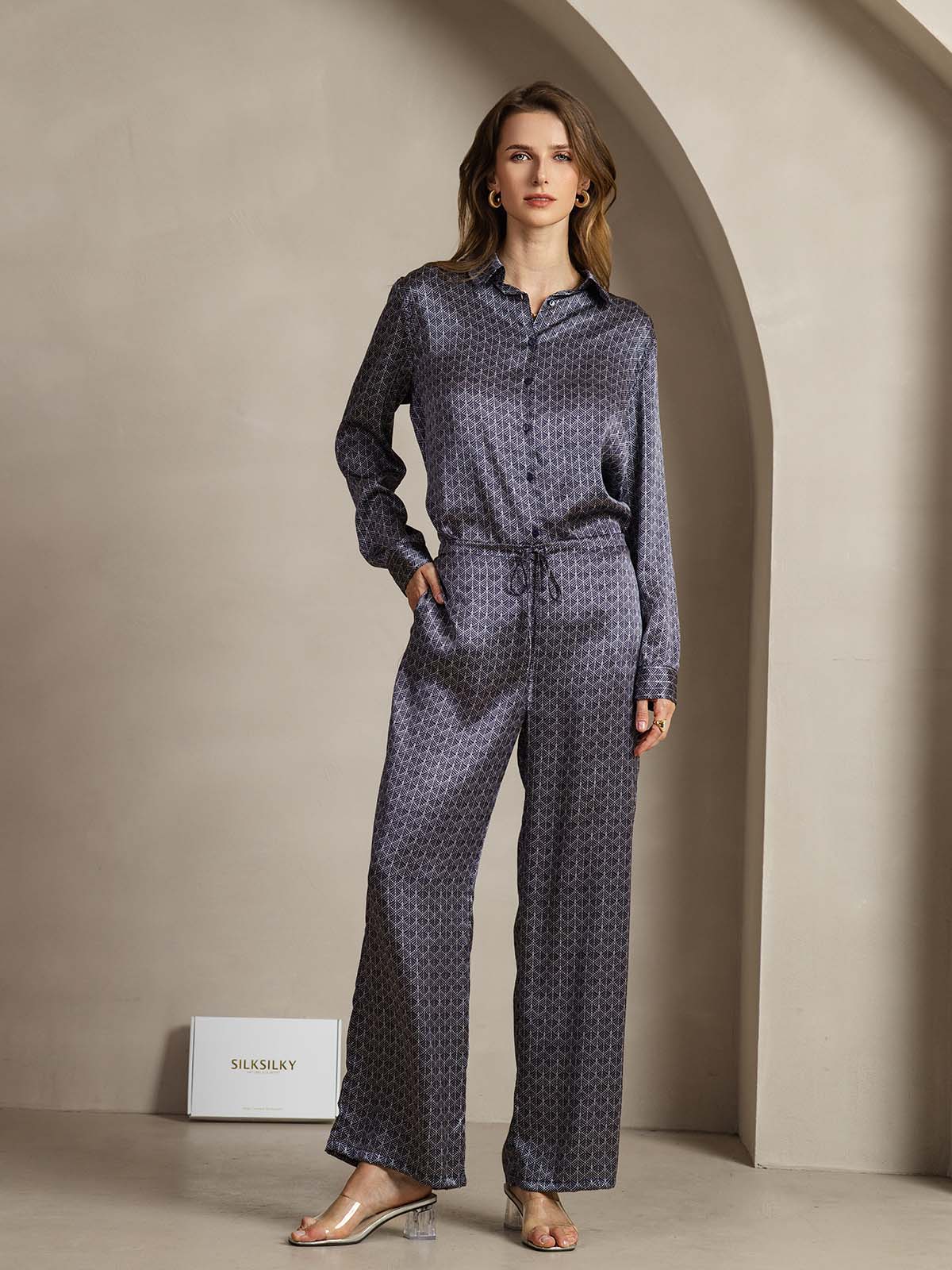 Pantalon Femme Large En Soie 19Momme Bleu Marine À Imprimé Ginkgo Avec Poches Latérales – Image 4