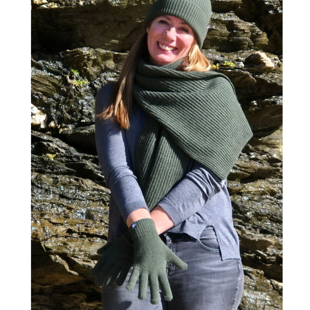 Echarpe en laine femme Kaki – Image 4